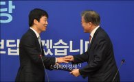 [포토]김병관 웹젠 대표, 더민주 입당