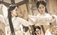 ‘육룡이 나르샤’ 왕의 여인 한예리, 고혹적인 춤사위 선보여…