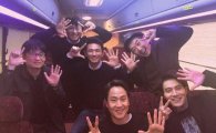 '히말라야' 700만 관객 돌파…'7' 나타낸 인증샷 공개