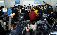 [포토]류현진에게 몰린 취재진