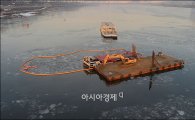 [포토]인양 기다리는 침수 한강유람선