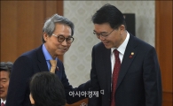 [포토]이야기하는 강호인·이근면