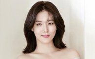 이영애, '남편의 삼촌' 정진석 지원유세…단번에 시선집중  