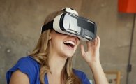 오큘러스·삼성, '기어 VR' 100만대 이상 팔았다
