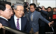 [포토]국회 나가는 김종인 대표