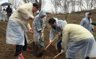 도봉구, 식목일 맞아 구민과 함께 나무심기 