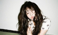 [포토] 현아, 무릎 꿇은 채 아찔한 눈빛 발산