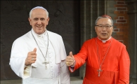 [포토]염수정 추기경, 프란치스코 교황과 포즈