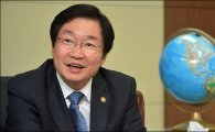 [아시아초대석]공직 30년 '해양' 외길…김영석 장관