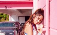 'AOA' 설현, 핑크색 벽에 기대 사랑스런 미소…'심쿵'