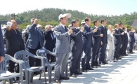 [포토]참배객들의 ‘님을 위한 행진곡’ 제창