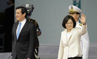 대만 역사상 첫 女총통 취임…'하나의 중국' 언급 없어