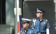 [포토]새 하복입고 경계근무