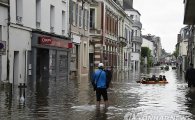프랑스·독일 연일 폭우…루브르 박물관 휴관 조치