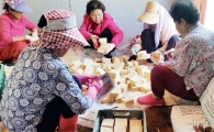 돈버는 진도군 경로당…화투 대신 경로당 일거리 ‘활발’