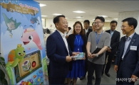 [포토]유일호 부총리, 창조경제혁신센터 방문