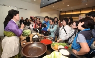 풀무원 뮤지엄김치간, ‘팔도김치 담그기’ 체험 행사
