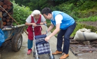 강원랜드복지재단, 폐광지역 어르신 대상 '보행 보조차' 200대 지원