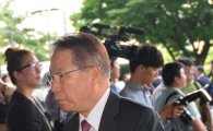 [포토]일본 자위대 창설기념식 참석하는 유명환 전 외교부 장관 
