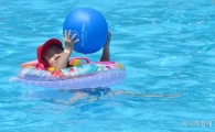 [포토]'두둥실 물놀이'