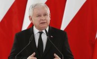 EU “폴란드가 민주주의를 훼손하고 있다”…제재 절차 예고