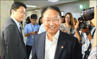 [포토]국회 찾은 유일호 부총리