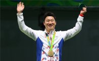 [리우올림픽] 외신, 진종오 금메달 극찬하며 “영웅이 귀환했다”