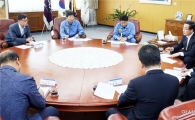 이낙연 전남지사, 철강·석유화학기업 미래 신산업 의견 청취