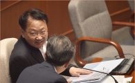 [포토]추경안 처리를 위해 머리 맞댄 기재부