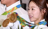 [포토]장혜진, '자랑스러운 2관왕'