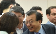 [포토]중진의원 만나는 이정현 대표