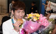 펜싱협회, 리우올림픽 금메달 박상영 5000만원 포상