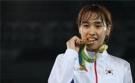 [리우올림픽]'악바리' 태권소녀 "버텼다, 그리고 이겼다"