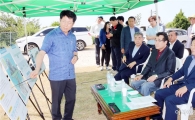 이낙연 전남지사, 흑산도 공항부지·에너지 자립섬 현장 살펴