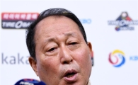 [포토]김인식 감독, '최근 류제국이 좋아 보인다'