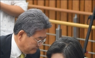 [포토]고개숙인 최은영 전 한진해운 회장