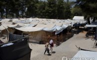 그리스 난민 캠프서 방화 추정 화재…"난민 3천∼4천명 탈출"