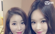 다비치, 엠카운트다운 컴백 무대 앞서 대기실에서 인증샷 '찰칵'