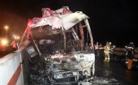 관광버스 화재 10명 사망…경찰, 운전기사 긴급체포
