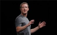 저커버그 페이스북 CEO, 피터 틸 '트럼프 기부' 옹호 나서