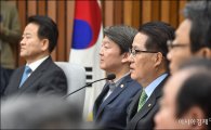 박지원 "朴대통령, 탈당·거국중립내각 검토할 때"