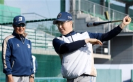 [포토]김경문 감독, '어디 나도 한 번'