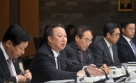 [포토]발언하는 박용만 회장