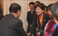 [포토]인사 나누는 박원순·강은희