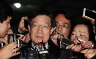[포토]검찰 출석하는 권오준 포스코 회장