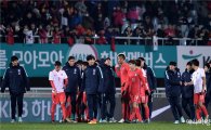 [포토]2-0 승리의 기쁨 나누는 축구대표팀