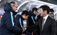 [포토]슈틸리케 감독과 인사하는 정몽규 회장