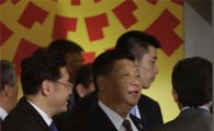 APEC서 만난 시진핑-아베…"양국관계 개선"
