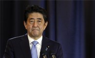푸틴 만나는 아베 "일본 대표해 협상하겠다"