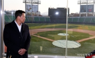 [포토]'적토마' 이병규, '미련이 남은 그라운드'